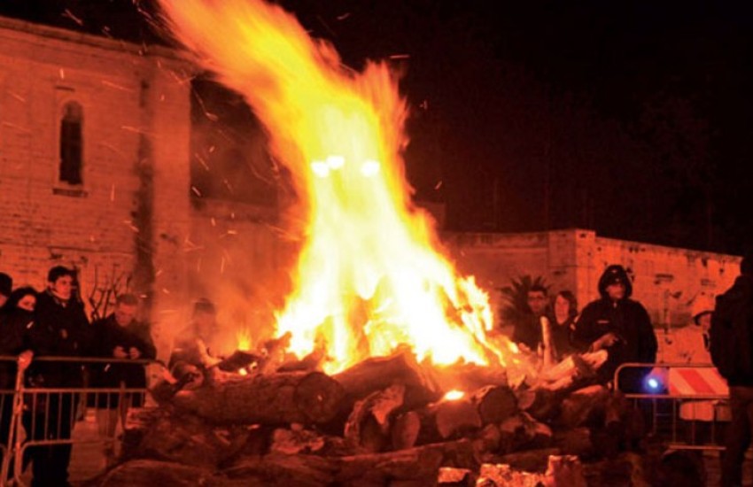 Il sentiero del fuoco nel Gennaio Pugliese