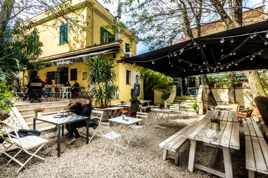 Il galletto pugliese nel locale di Pasolini a Roma